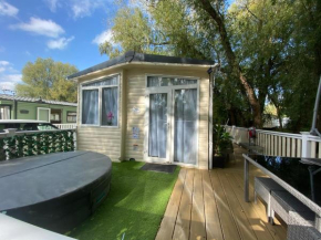 Luxury Holiday Home Happiness at Tattershall lake#